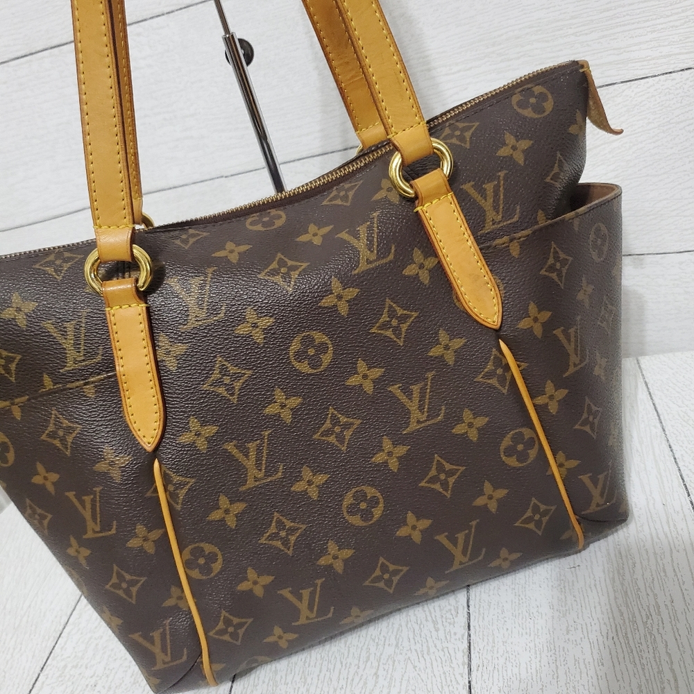 Louis Vuitton Monogram Totally PM - Picture 4 of 16